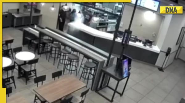 病毒视频:塔可钟餐厅的工作人员向顾客泼开水